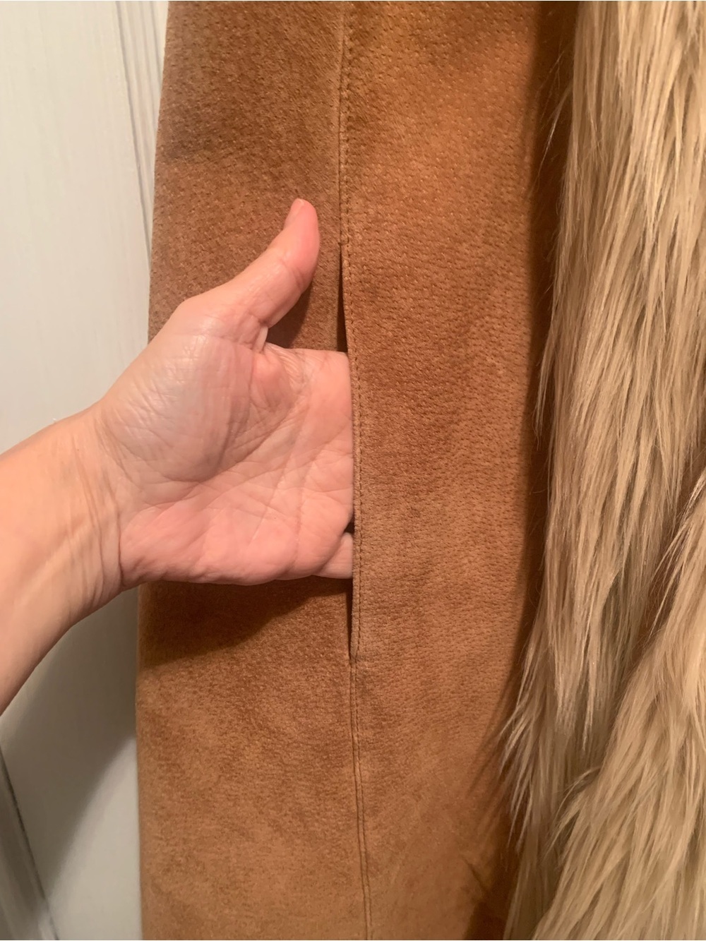 Wilsons Leather Maxima Penny Lane Style Long Suede Leather Fur Trim Vest Size L - Picture 4 of 16